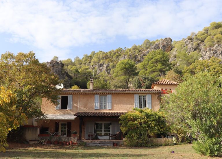 maison 6 Pièces en vente sur VILLECROZE (83690)