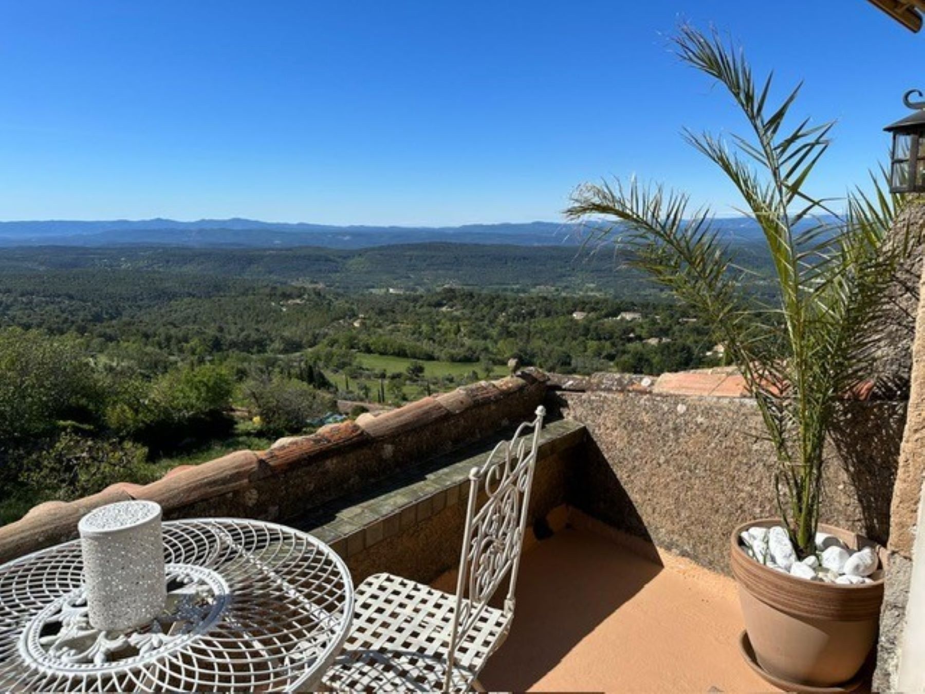 traditional house 5 Rooms for sale on TOURTOUR (83690)