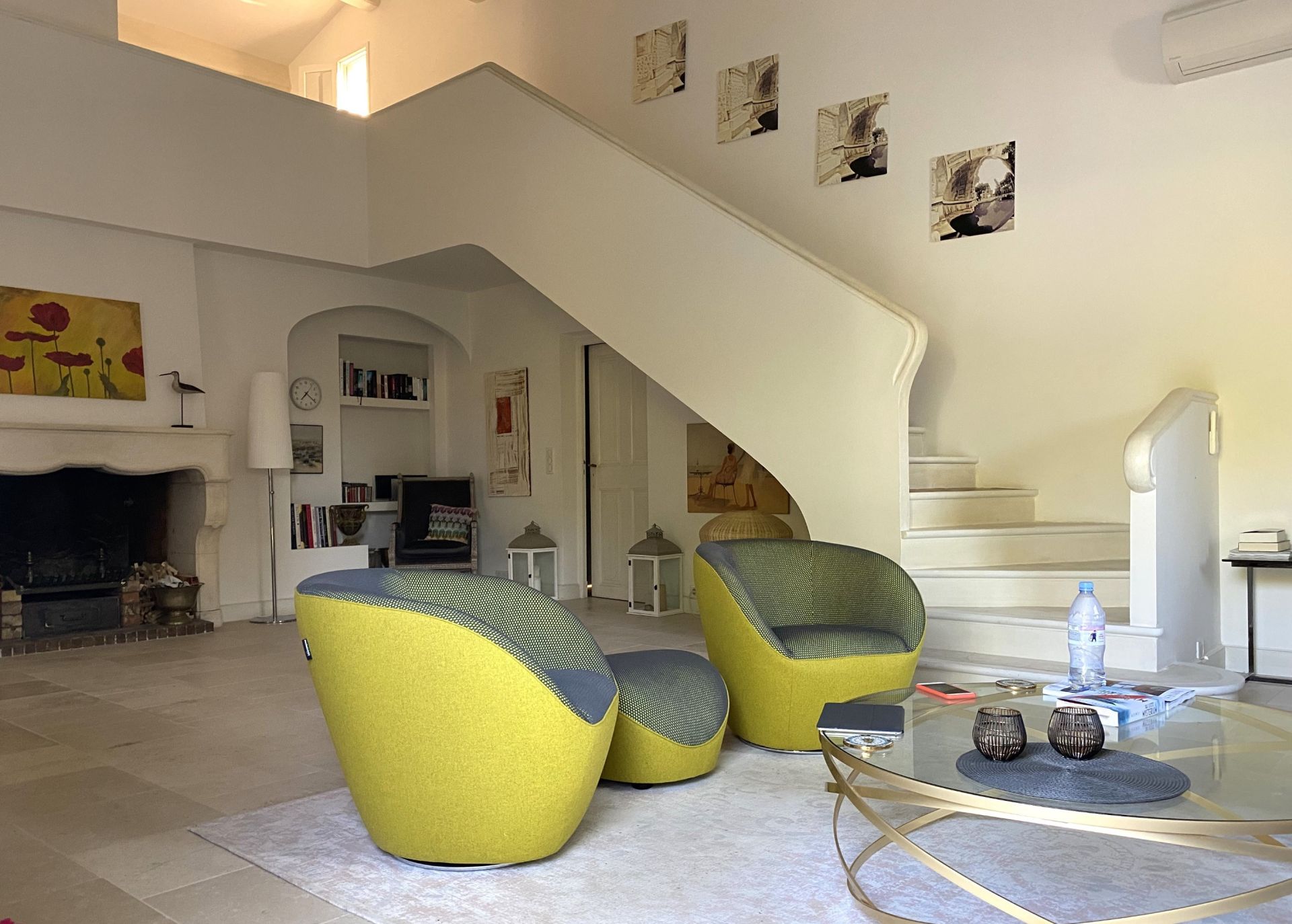 villa 8 Rooms for sale on SALERNES (83690)