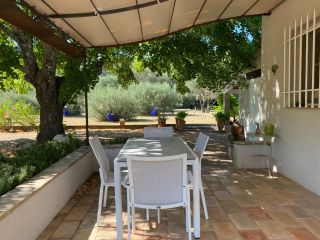 villa 8 Rooms for sale on SALERNES (83690)
