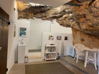 villa 8 Rooms for sale on SALERNES (83690)