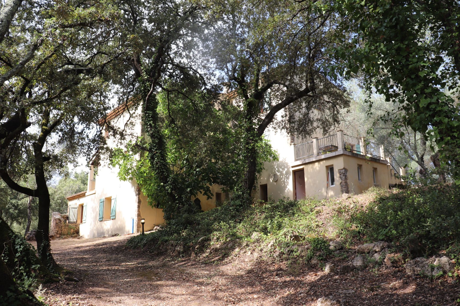 maison provençale 10 Pièces en vente sur SALERNES (83690)