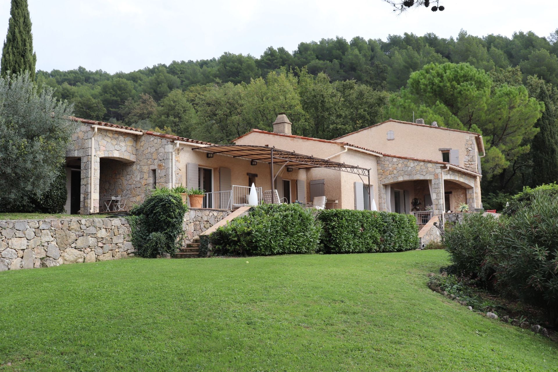 bastide 7 Rooms for sale on SEILLANS (83440)