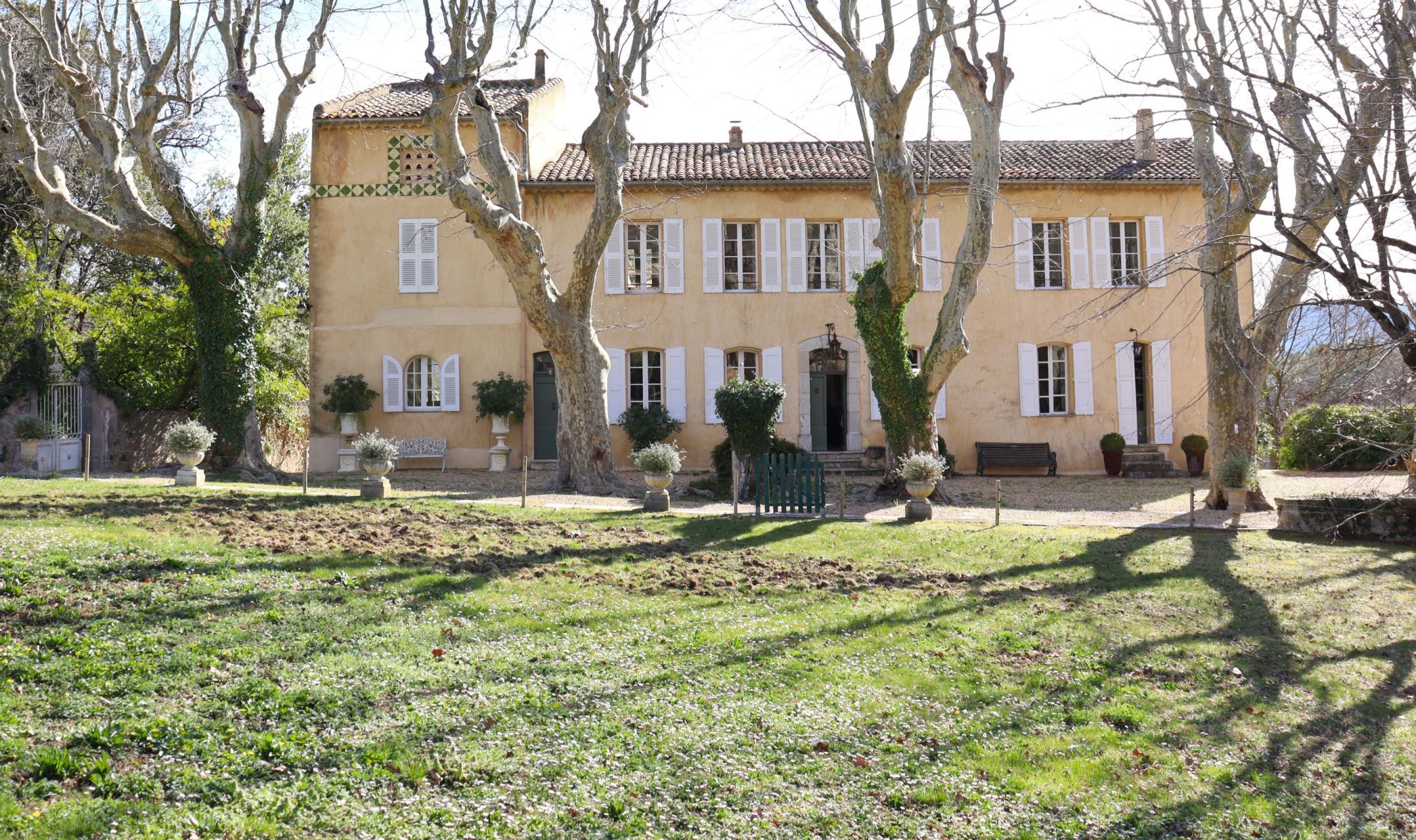bastide 20 Rooms for sale on LORGUES (83510)
