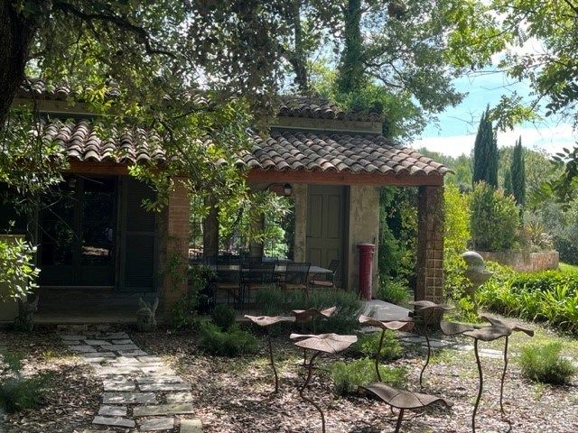 bastide 20 Rooms for sale on LORGUES (83510)