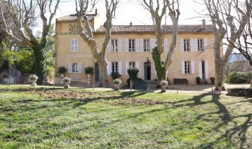 bastide 20 Rooms for sale on LORGUES (83510)