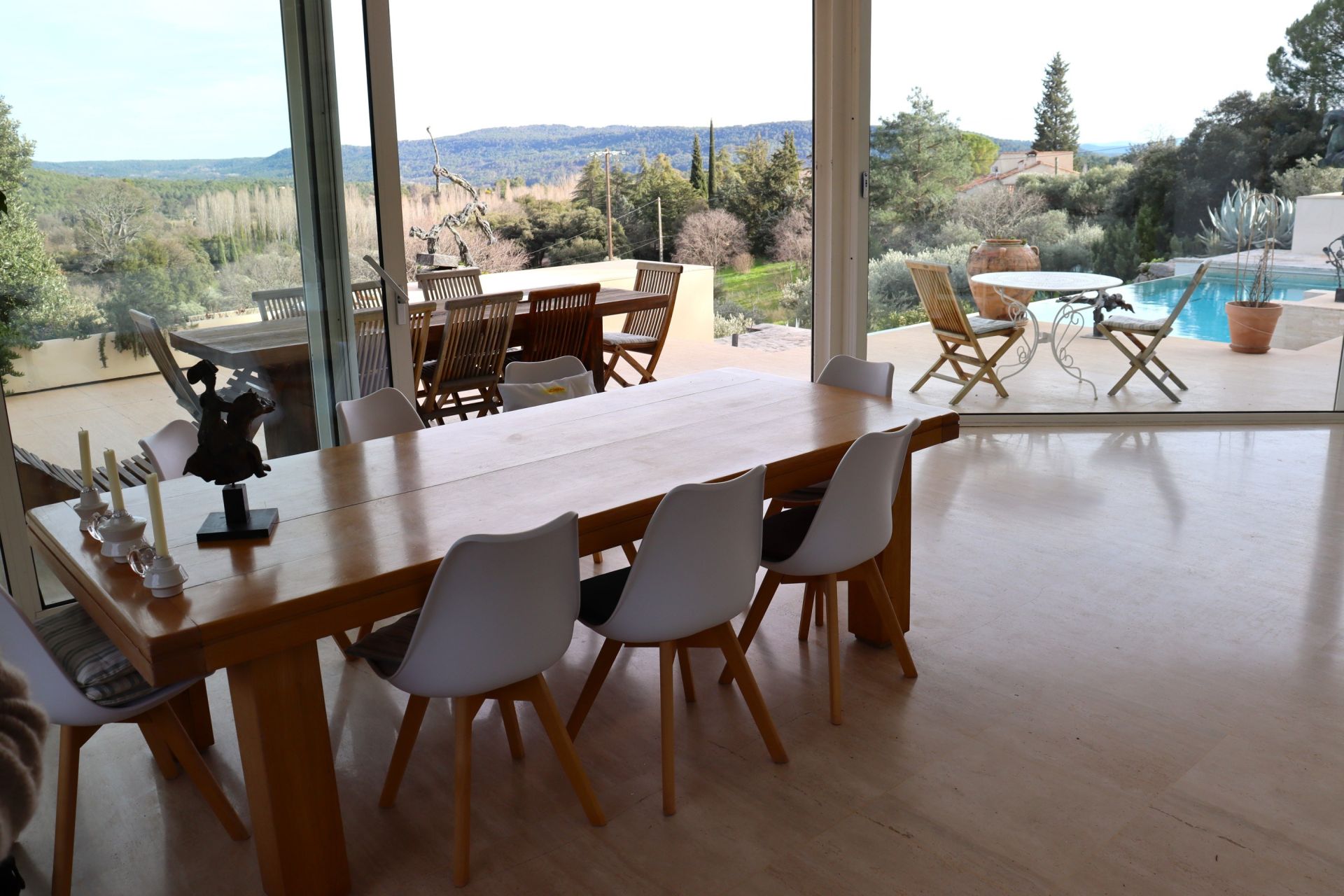 maison contemporaine 11 Pièces en vente sur SALERNES (83690)