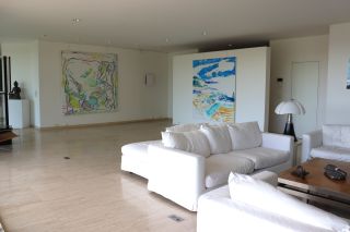 contemporary house 11 Rooms for sale on SALERNES (83690)