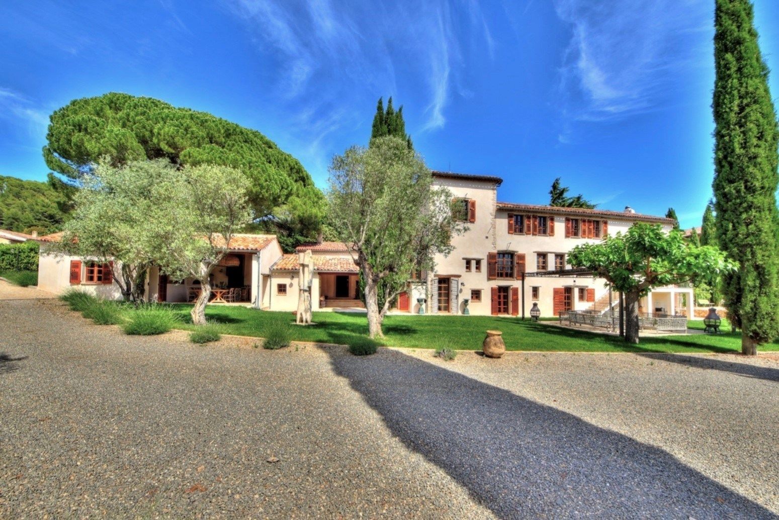 maison provençale 11 Pièces en vente sur AUPS (83630)