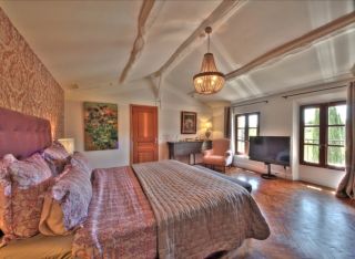 maison provençale 11 Pièces en vente sur AUPS (83630)