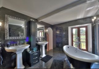 maison provençale 11 Pièces en vente sur AUPS (83630)