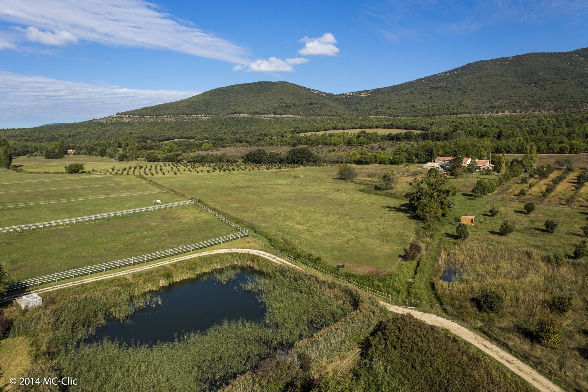 equestrian property 4 Rooms for sale on AMPUS (83111)