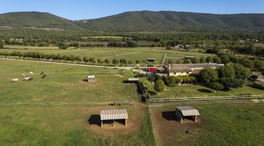 equestrian property 4 Rooms for sale on AMPUS (83111)
