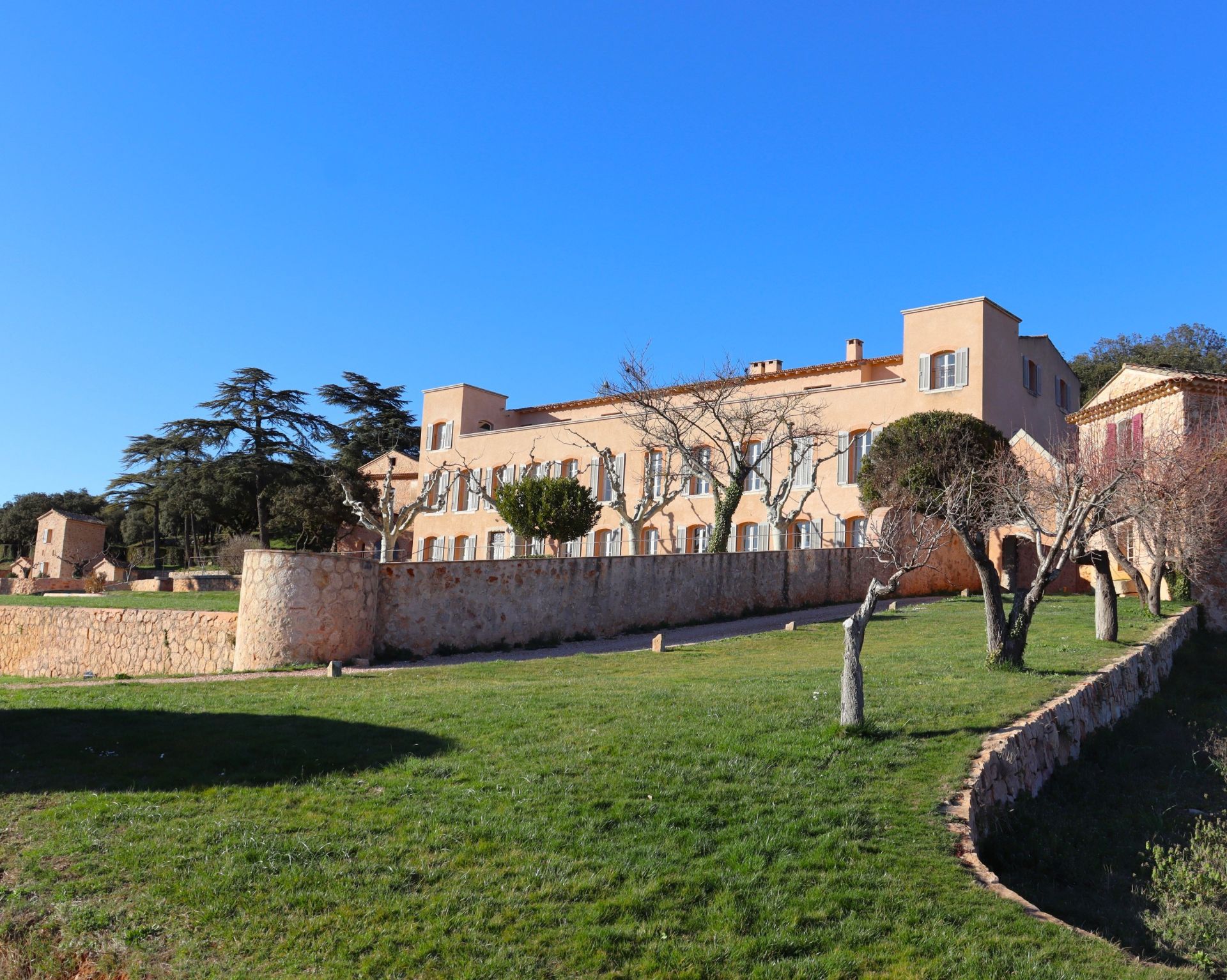 château 30 Pièces en vente sur FOX AMPHOUX (83670)