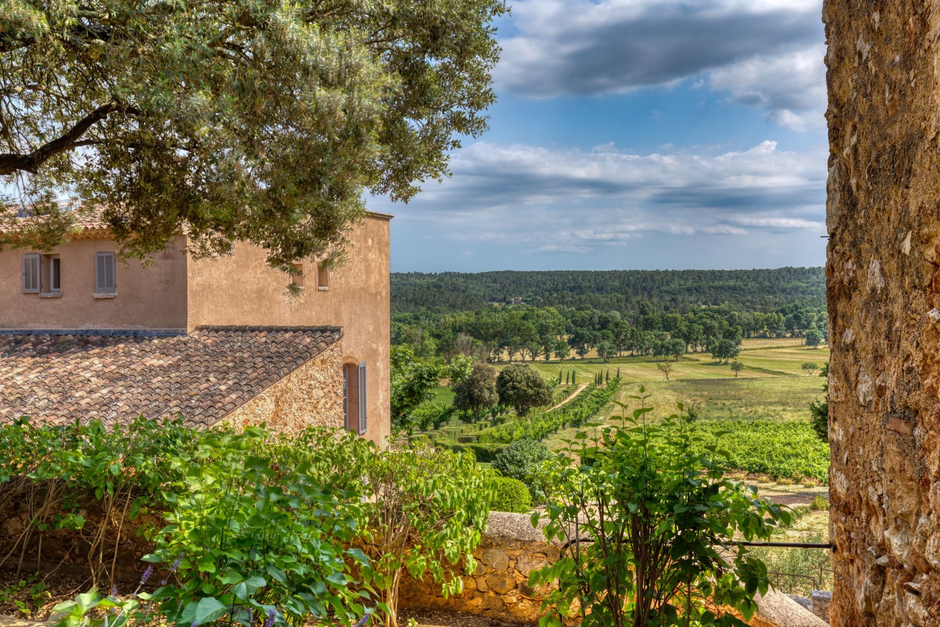 castle 30 Rooms for sale on FOX AMPHOUX (83670)