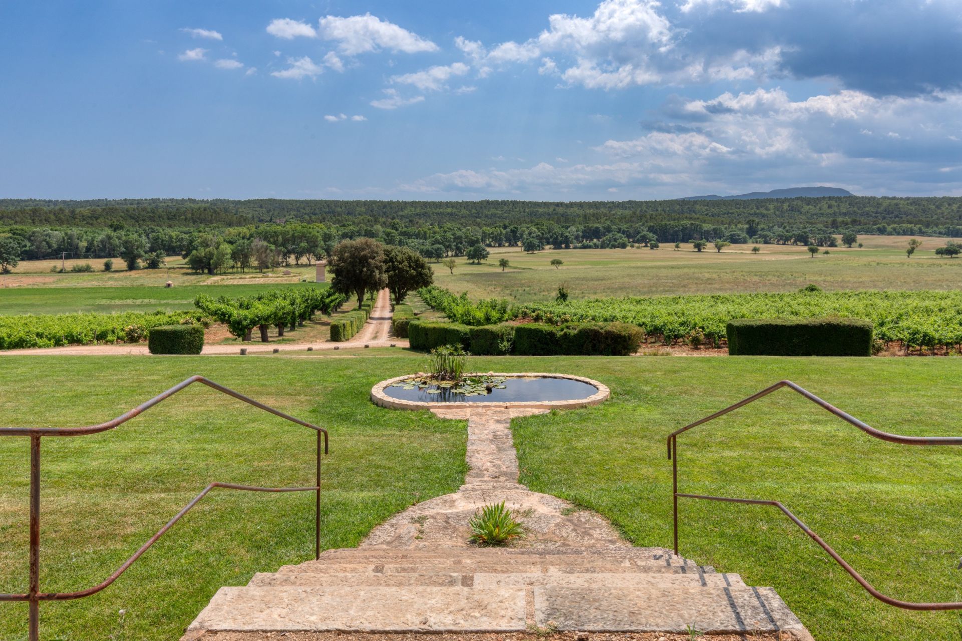 château 30 Pièces en vente sur FOX AMPHOUX (83670)