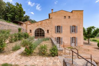 château 30 Pièces en vente sur FOX AMPHOUX (83670)