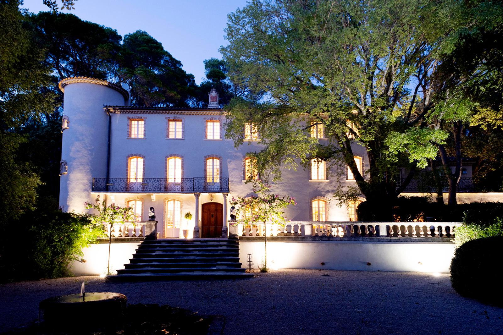 château 15 Pièces en vente sur LORGUES (83510)