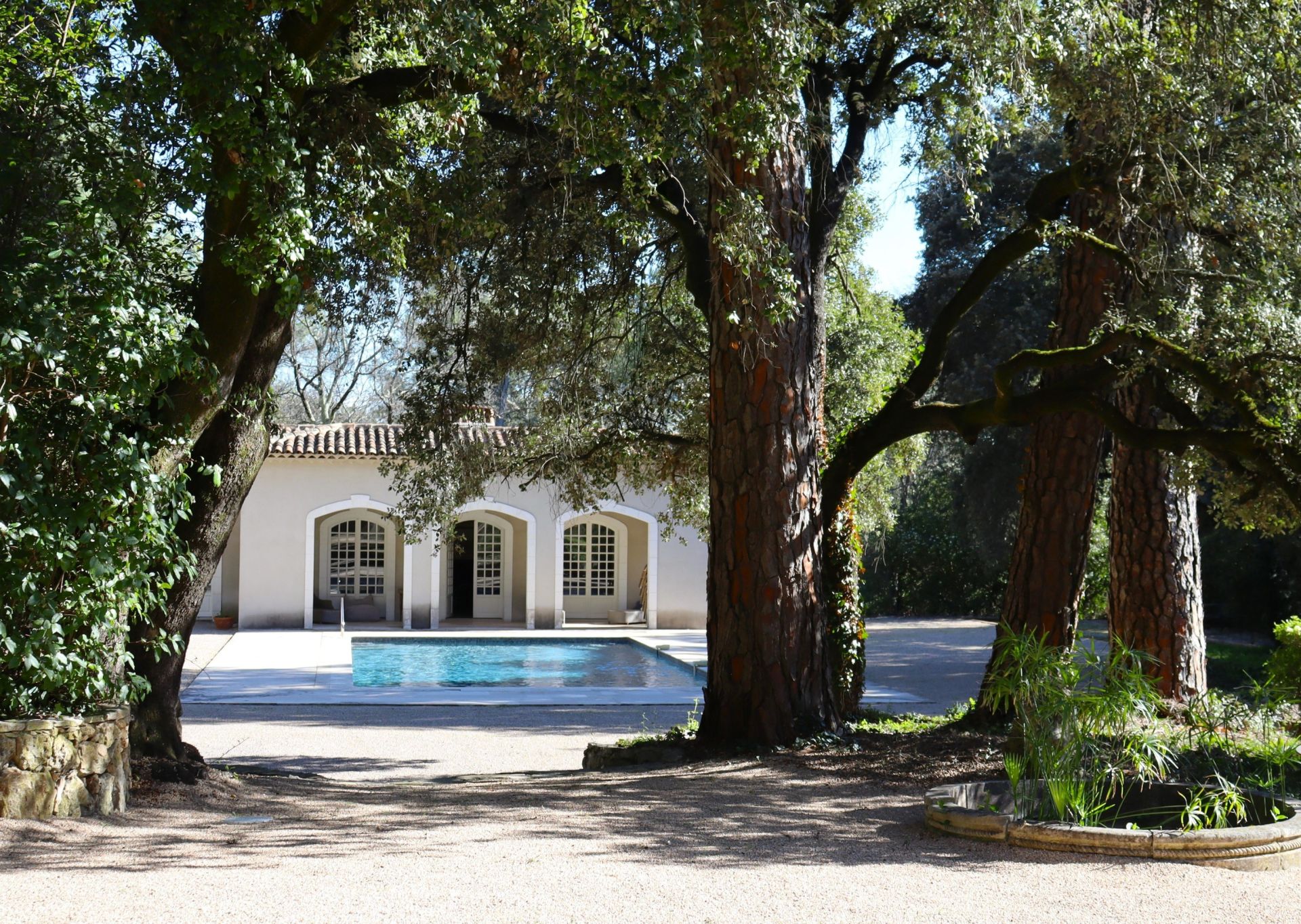 château 15 Pièces en vente sur LORGUES (83510)