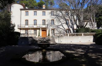 château 15 Pièces en vente sur LORGUES (83510)