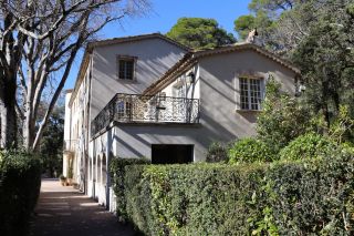 château 15 Pièces en vente sur LORGUES (83510)