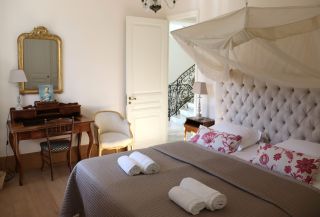 château 15 Pièces en vente sur LORGUES (83510)