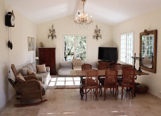 château 15 Pièces en vente sur LORGUES (83510)