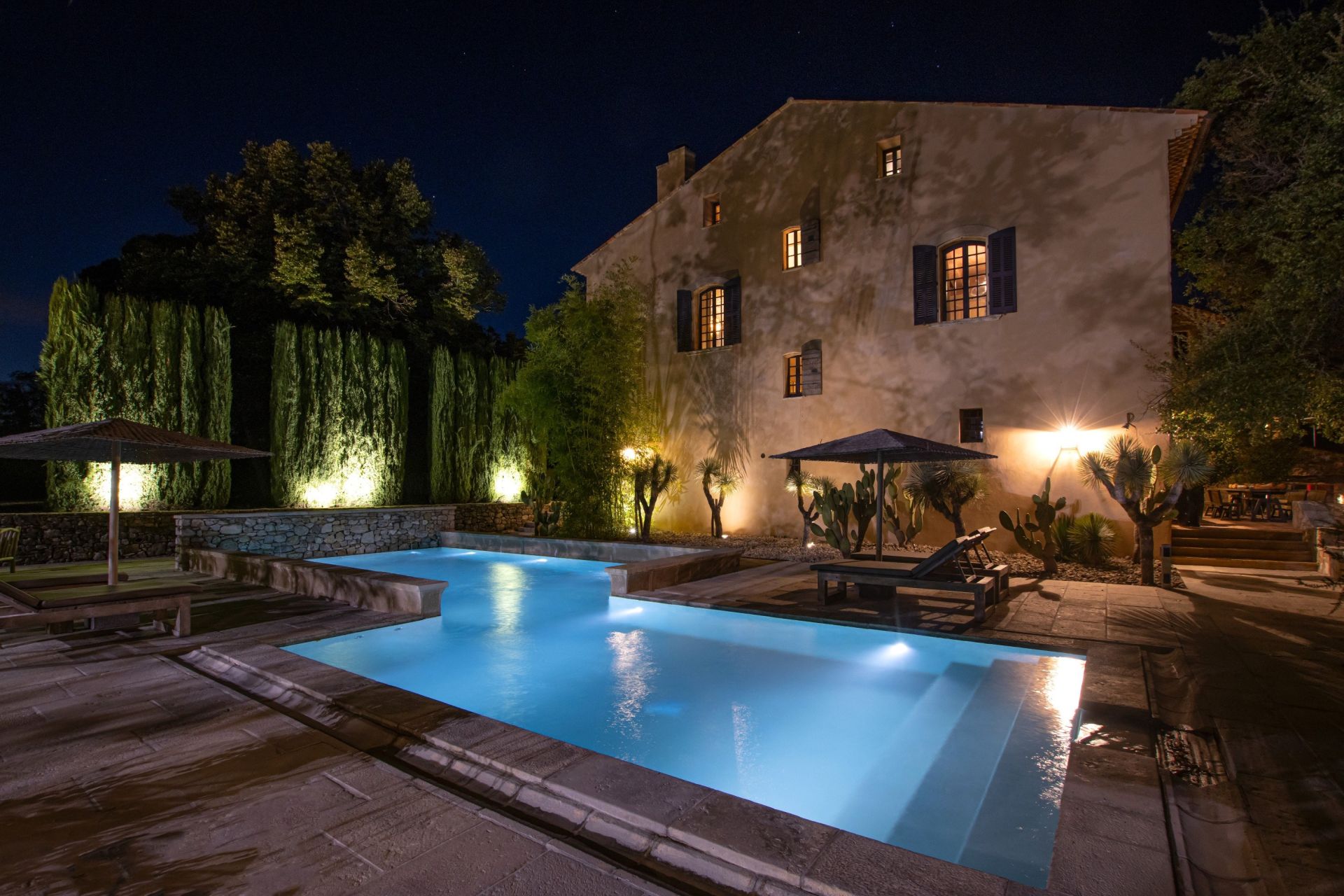 bastide 15 Rooms for sale on FOX AMPHOUX (83670)