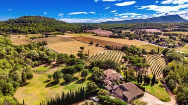 bastide 15 Rooms for sale on FOX AMPHOUX (83670)
