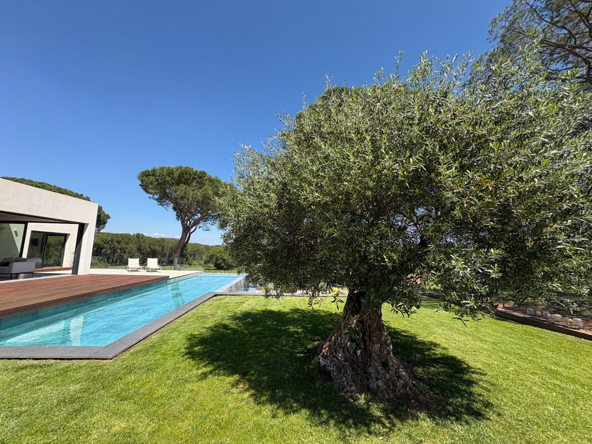 maison contemporaine 7 Pièces en vente sur VIDAUBAN (83550)