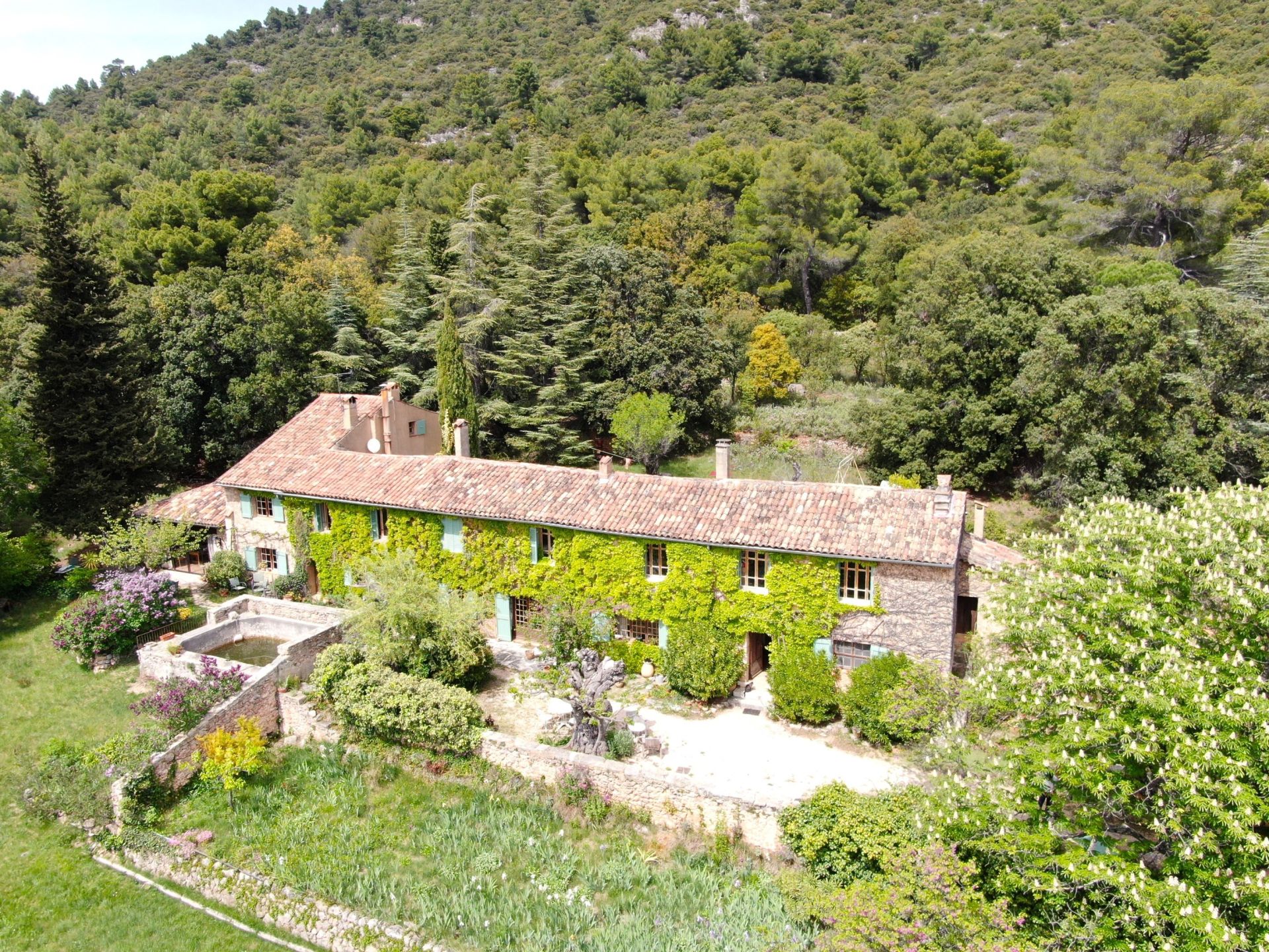bastide 14 Rooms for sale on TOURTOUR (83690)