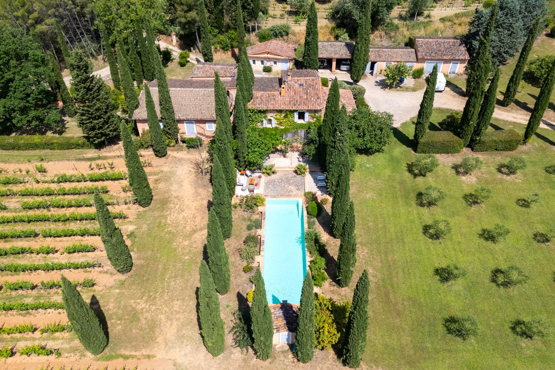 wine estate 8 Rooms for sale on VILLECROZE (83690)