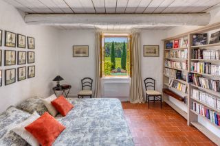 wine estate 8 Rooms for sale on VILLECROZE (83690)