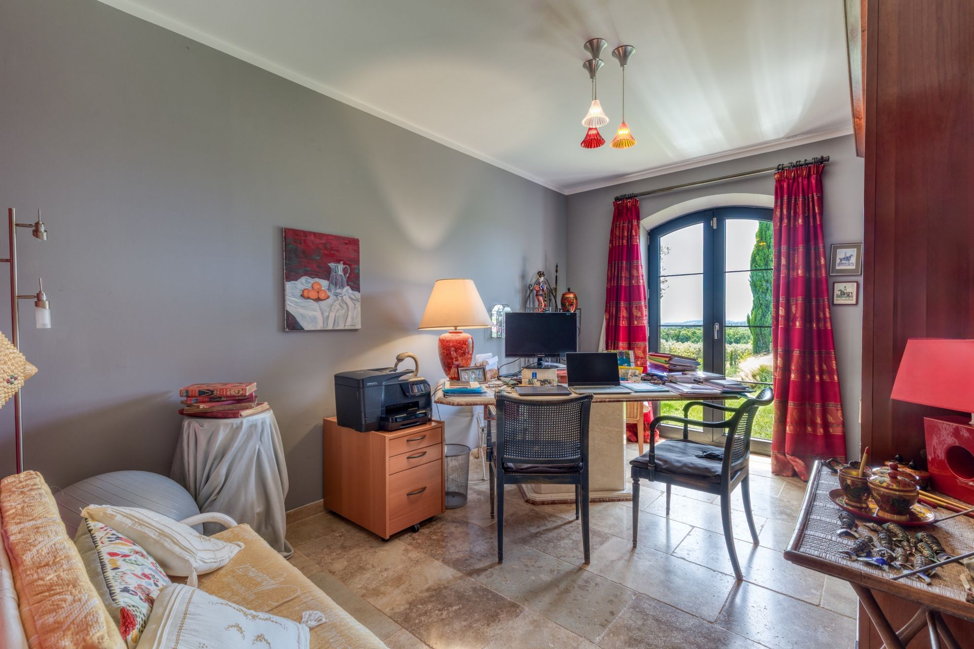 villa 6 Rooms for sale on AUPS (83630)