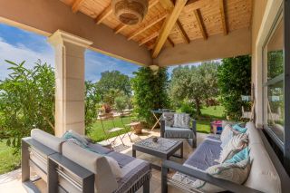 villa 6 Rooms for sale on AUPS (83630)