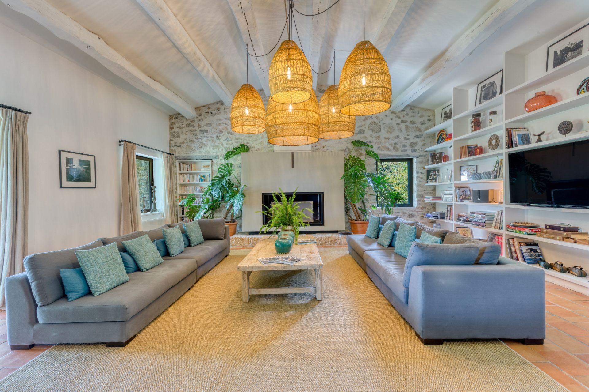 property 8 Rooms for sale on FLAYOSC (83780)