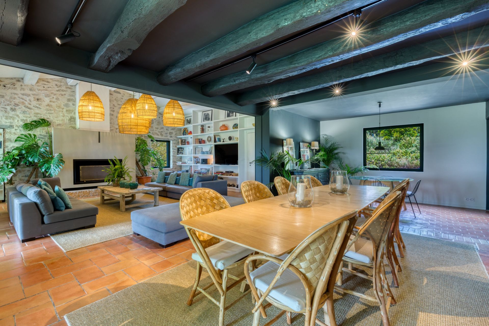 property 8 Rooms for sale on FLAYOSC (83780)