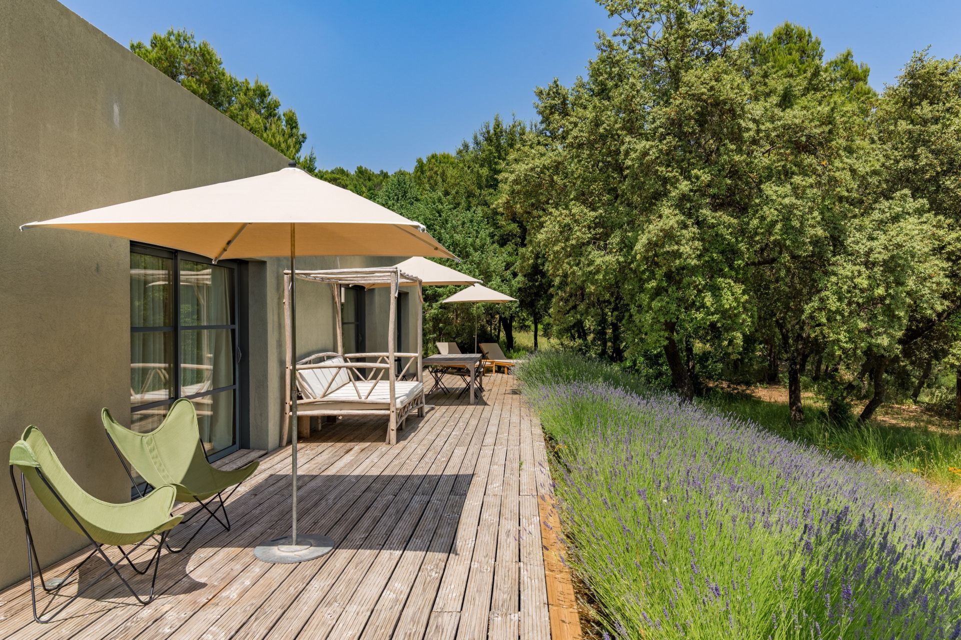 property 8 Rooms for sale on FLAYOSC (83780)