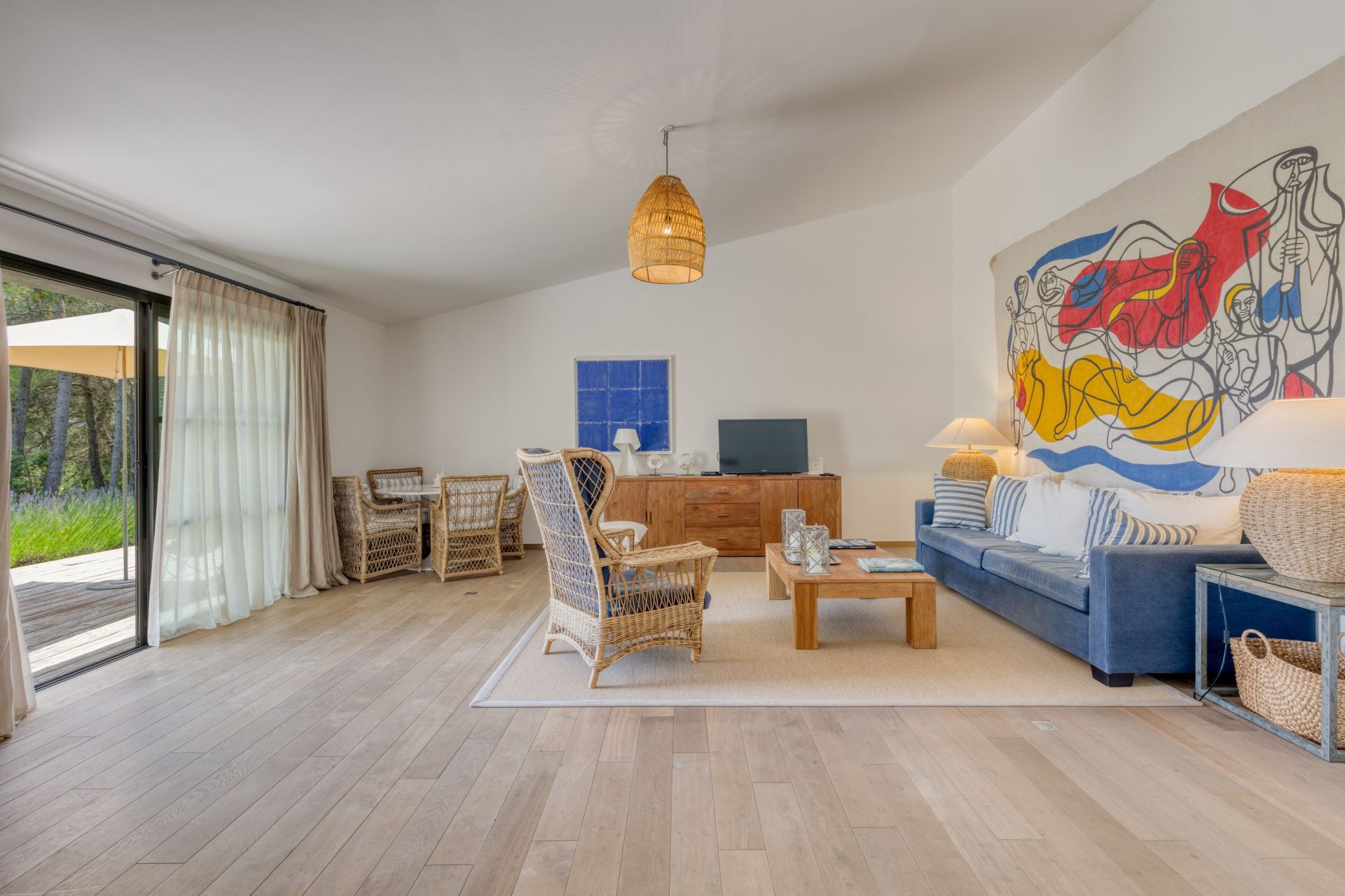 property 8 Rooms for sale on FLAYOSC (83780)