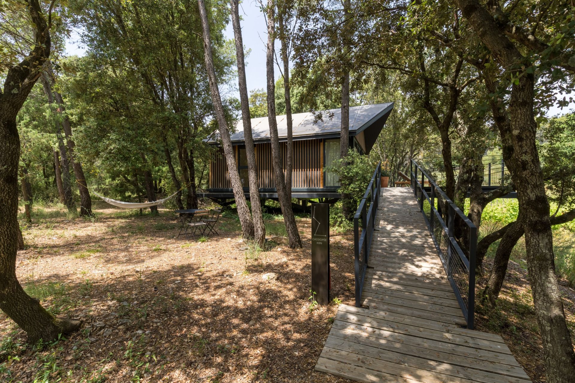 property 8 Rooms for sale on FLAYOSC (83780)