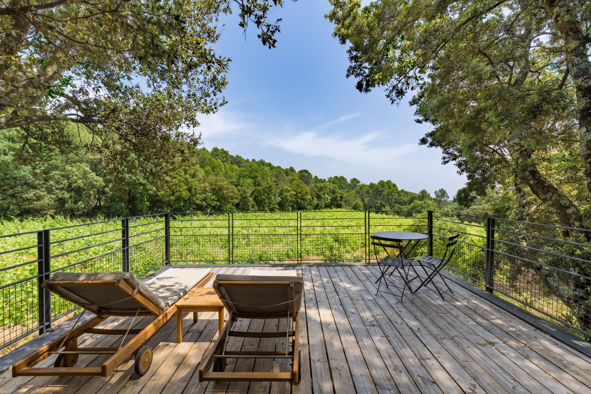 property 8 Rooms for sale on FLAYOSC (83780)