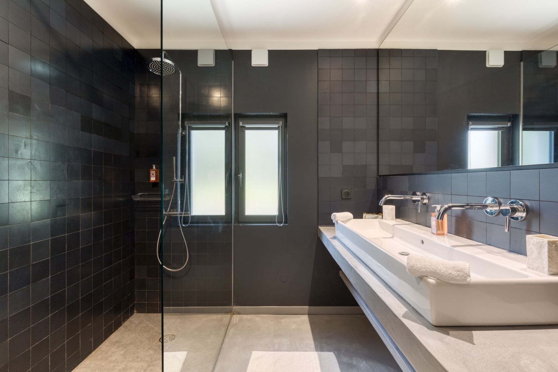 property 8 Rooms for sale on FLAYOSC (83780)