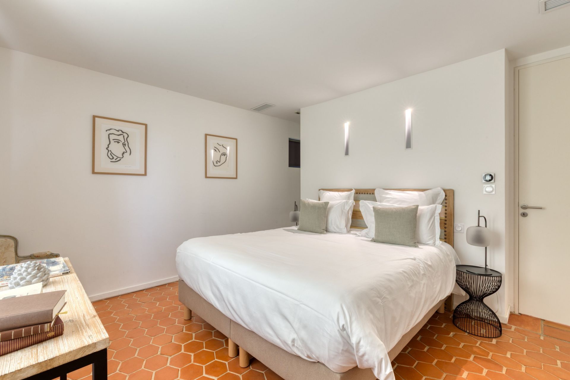 property 8 Rooms for sale on FLAYOSC (83780)