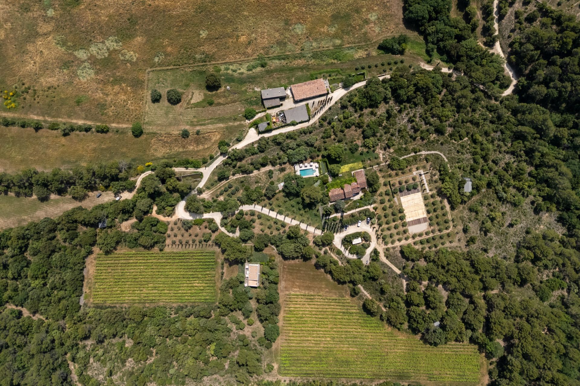 property 8 Rooms for sale on FLAYOSC (83780)