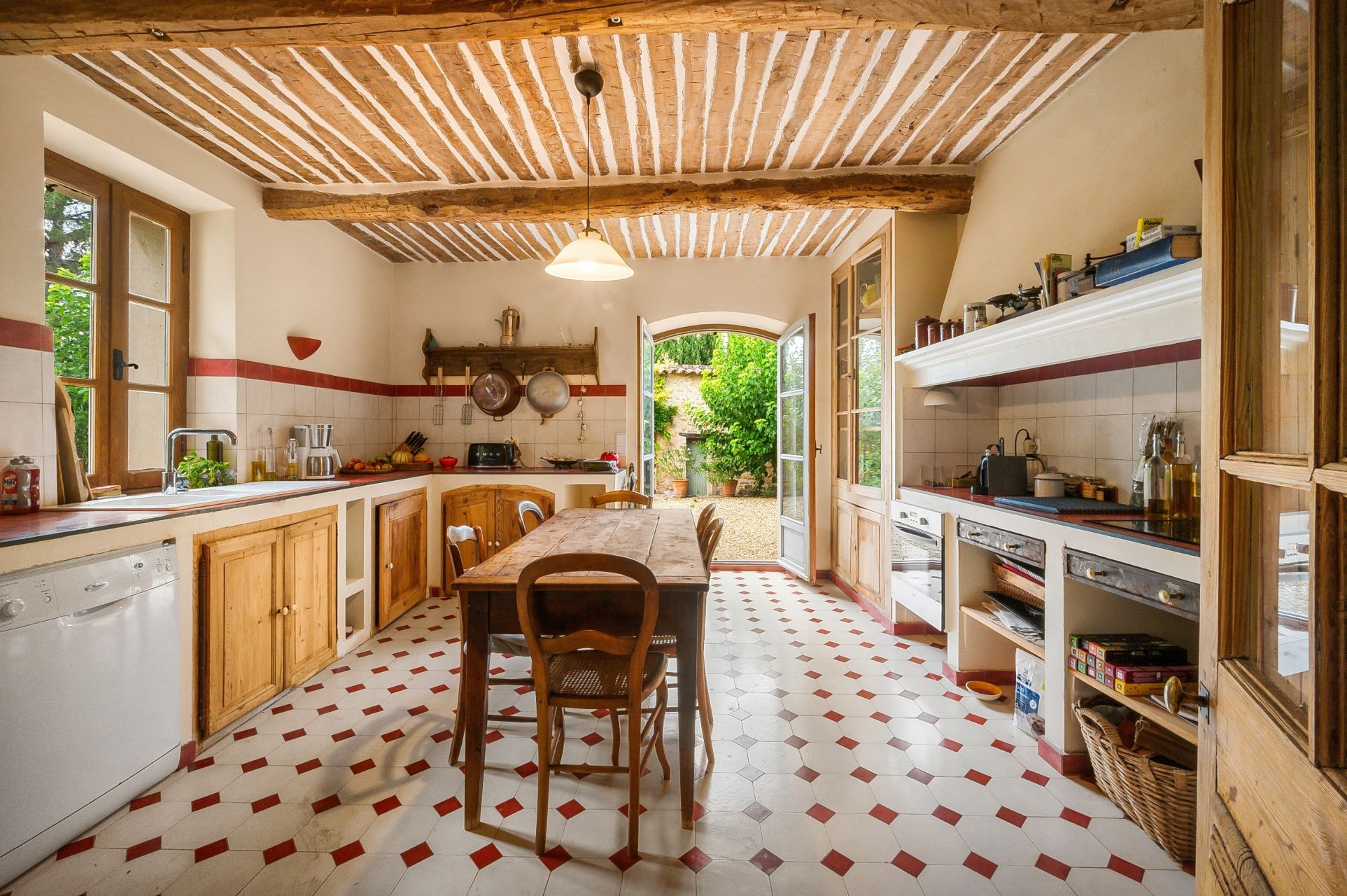 bastide 11 Rooms for sale on ENTRECASTEAUX (83570)