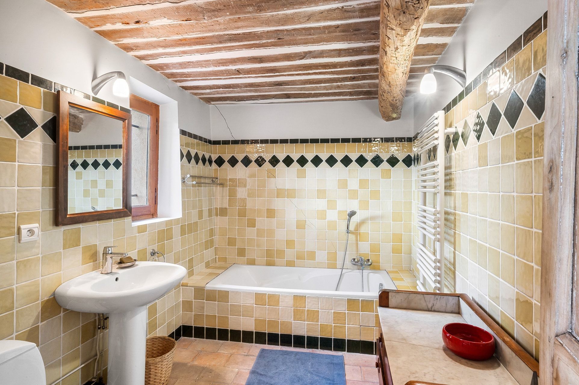 bastide 11 Rooms for sale on ENTRECASTEAUX (83570)