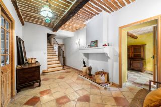 wine estate 11 Rooms for sale on ENTRECASTEAUX (83570)