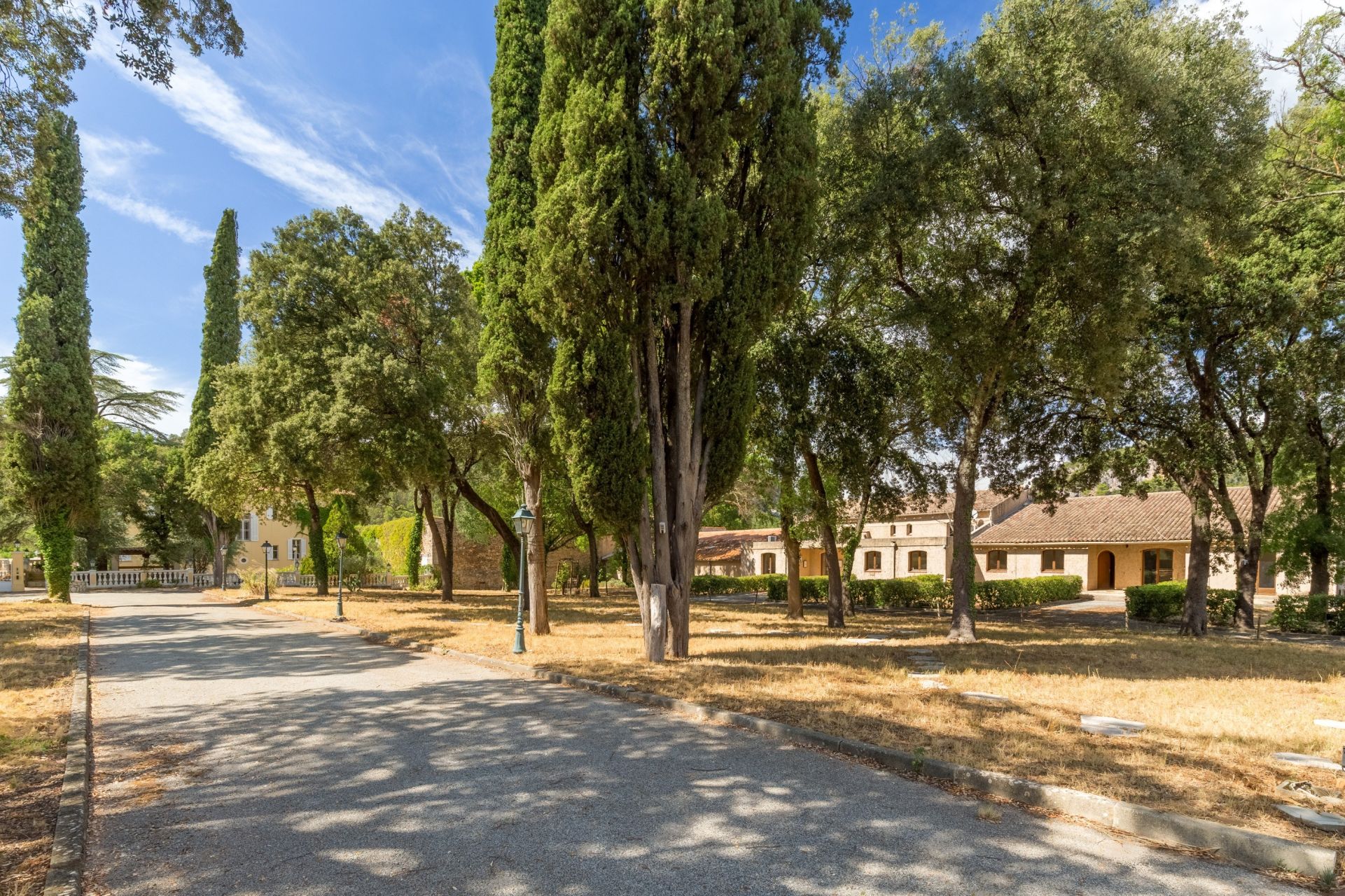 château 10 Pièces en vente sur CABASSE (83340)