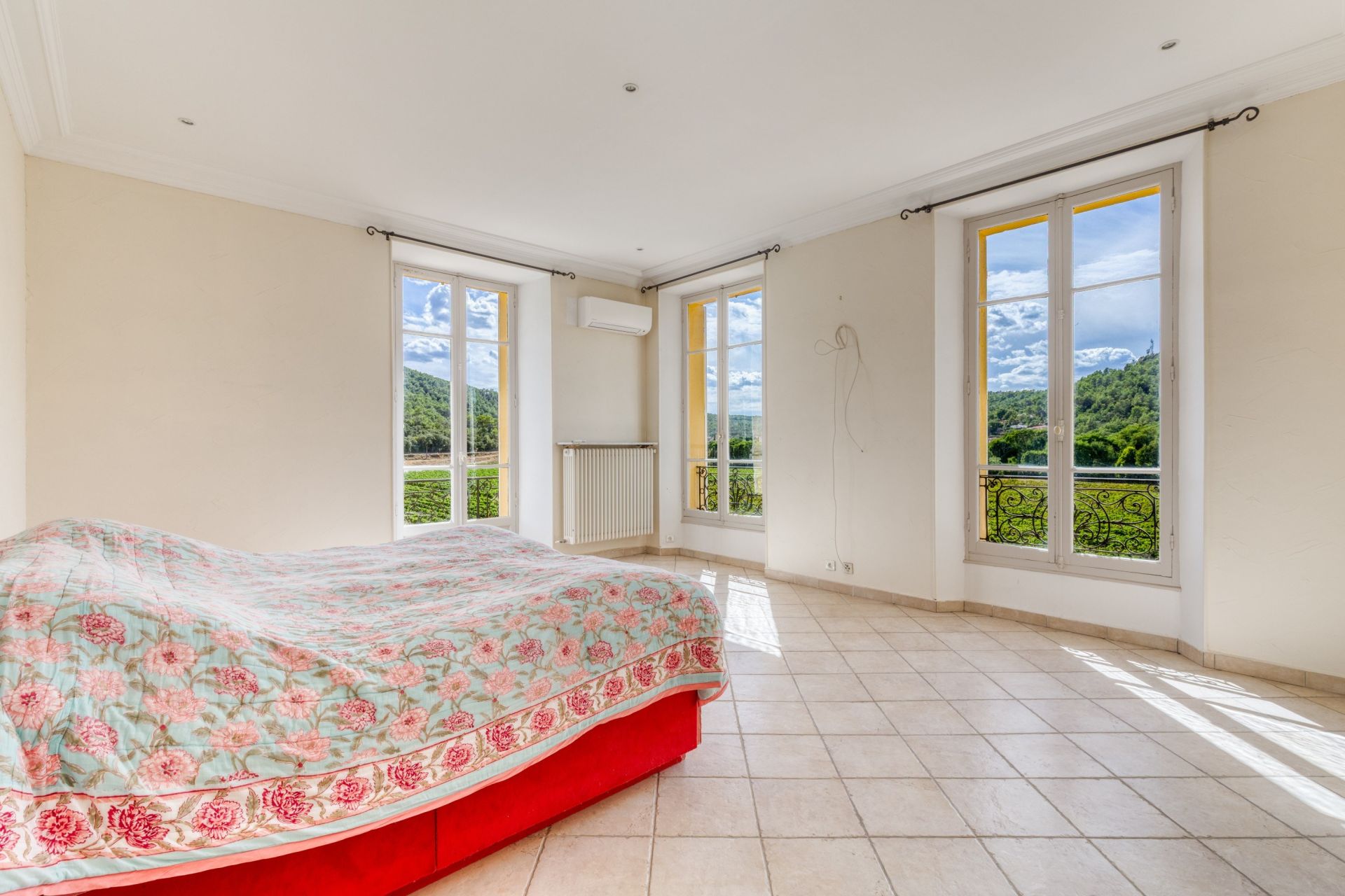 château 10 Pièces en vente sur CABASSE (83340)