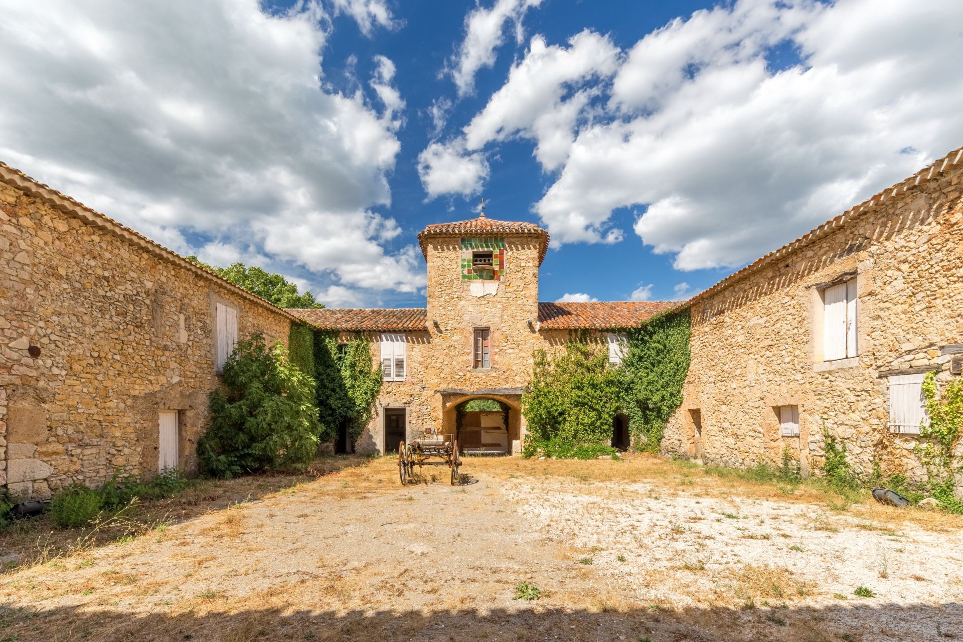 château 10 Pièces en vente sur CABASSE (83340)